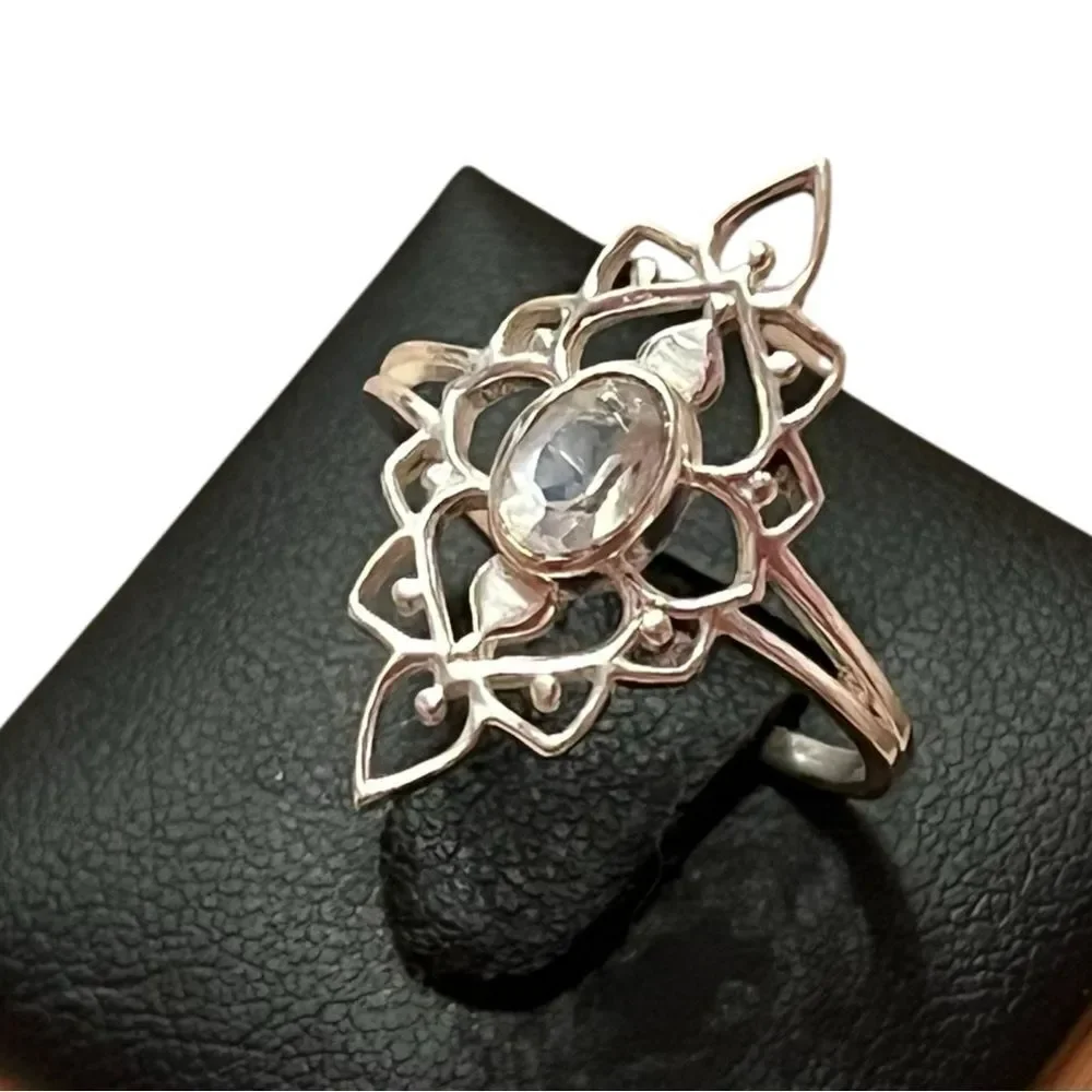 Elegant Sterling Silver Filigree Moonstone Ring Size 7-3/4